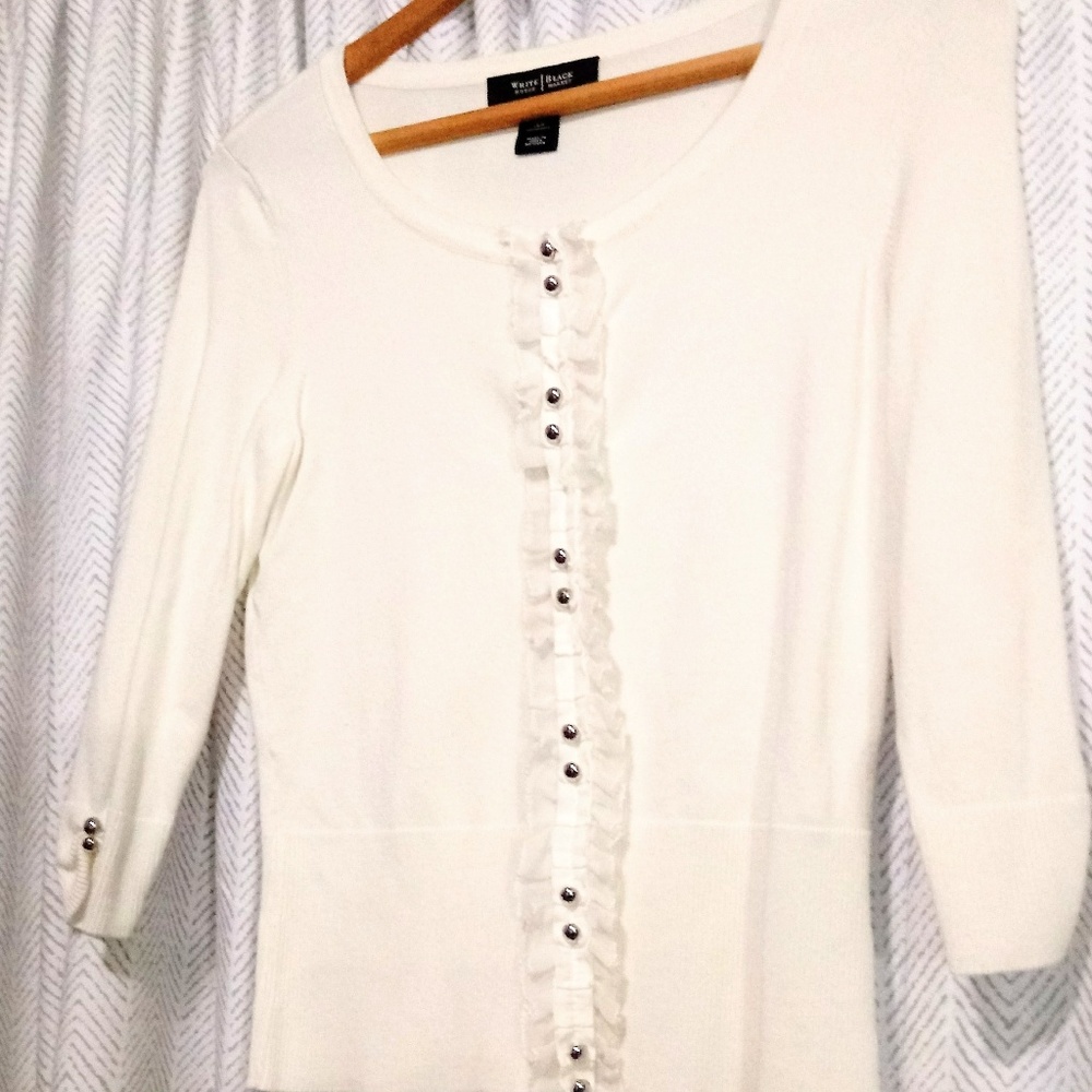 White House Black Market xs cream cardigan